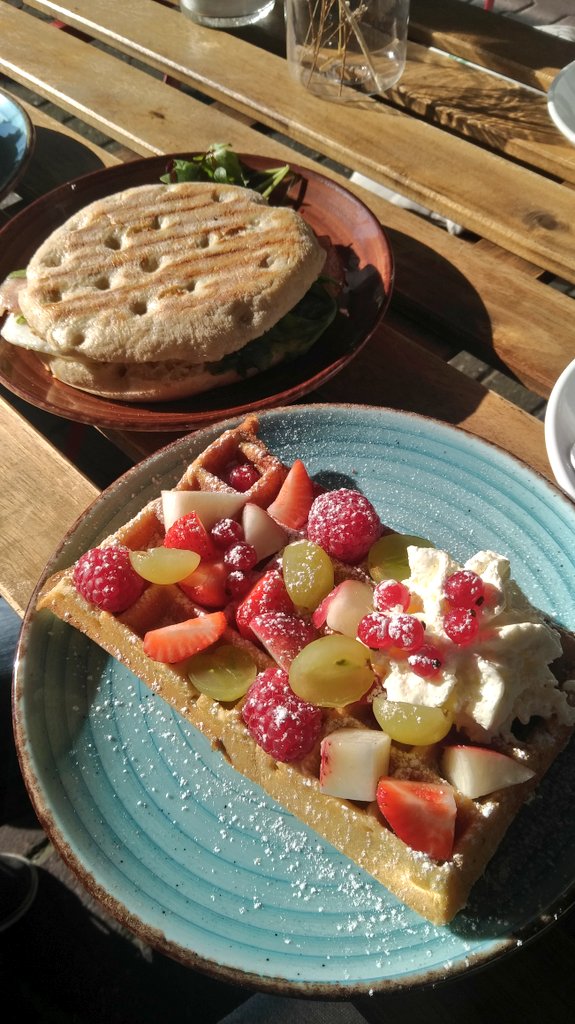 jasmin_jddj's tweet image. #Conline21 mit Waffelfrühstück ♡