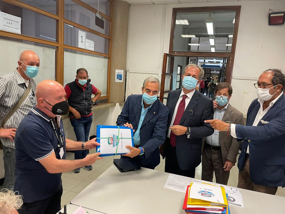 gasparripdl's tweet photo. Ci siamo! Liste consegnate, ora si corre ancora più veloce. 
È il momento della raccolta del voto, e la lista Forza Italia - Udc farà la differenza. 
Per portare la competenza concreta del centrodestra a governare la Capitale 🇮🇹💪🏼

#PeRomaDamoseDaFa https://t.co/cOsCyOYZG9