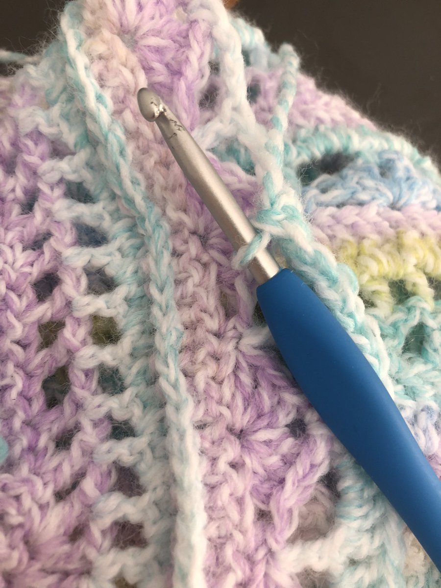 MrsFireHawk's tweet image. When MiniHawk chews your go to hook and now it’s catchy as sin 😭😭😭