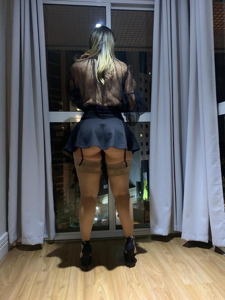 Kah_kampa's tweet photo. Mandando foto pro marido pra dizer que já estou na casa do meu amigo e que não é pra me esperar pq hj não volto cedo 👰♠️
Vou escolher vários que retweetarem pra mandar surpresa no PV 😈😜 https://t.co/sDNu2R93mu