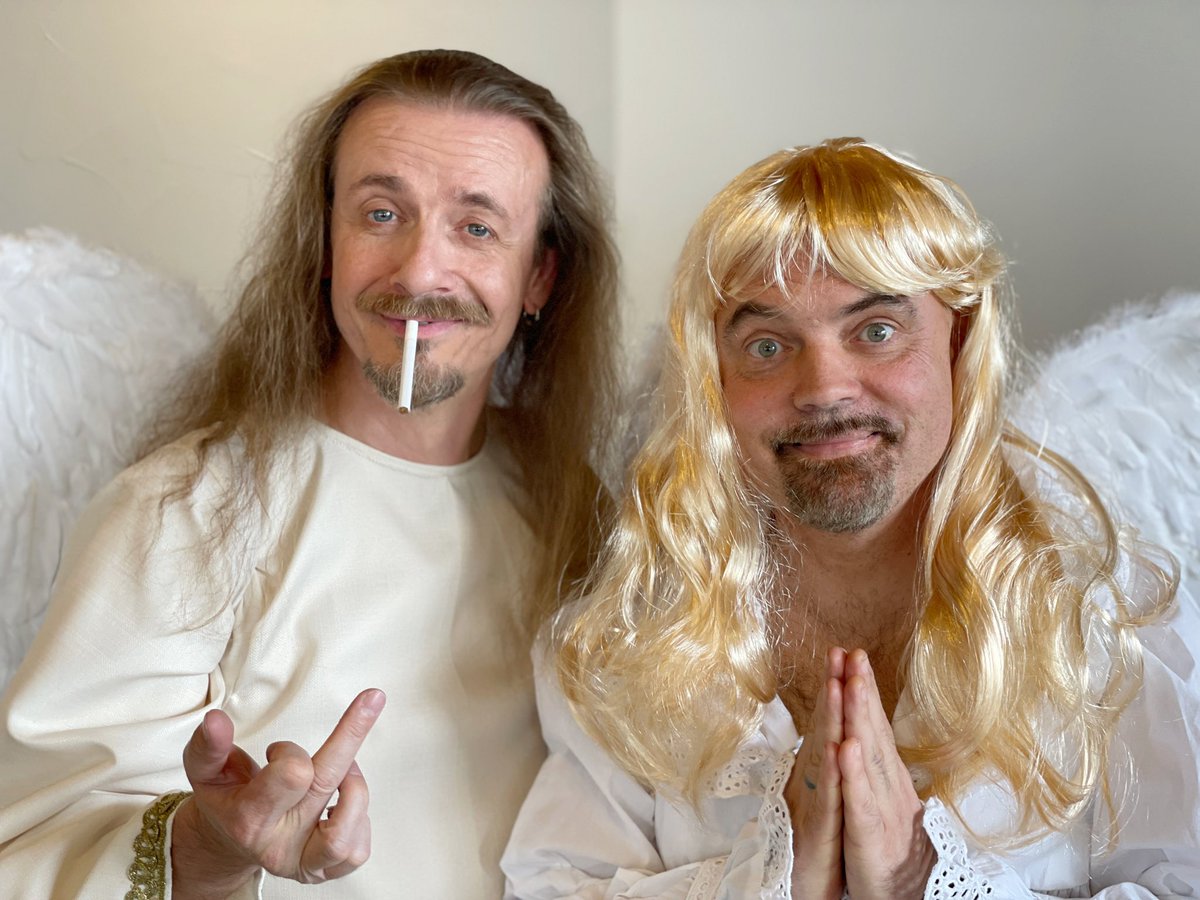 kickersofass's tweet image. Engelchen und Engelchen? 👼👼
Was da wohl passiert? 😁😎

#newstuff #videodreh #engelchen #engelchenundengelchen #engelchenundbengelchen #angels #angelandangel #longhair #video #videoproduction #wings #angelwings #beard #blonde #blond #smokingangel #hannesundvito