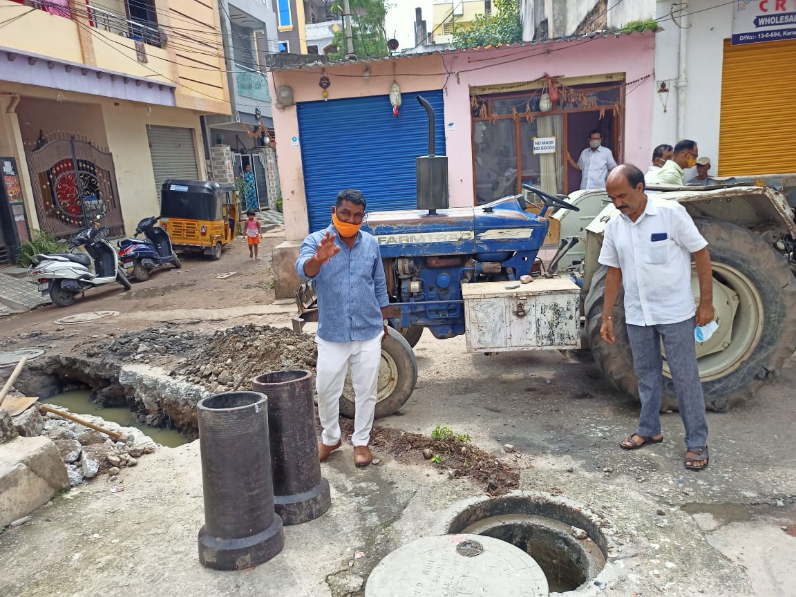 BohiniDarshan's tweet photo. People of Androon Karwan under #Ziaguda division were facing problems due to sewage overflow every alternate day
Today,New pipeline has been laid down which will finish this problem of drainage overflow permanently
#BJPIn62 https://t.co/VOG6enIyWp