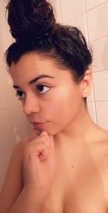 I&rsquo;m only 15 subs away from 200! The most fans I&rsquo;ve ever had 🥺❤️ GO SUBSCRIBE IF YOU HAVENT YET BB   https://t<a href="/tag/mvsales"class="tags"><span>#mvsales</span></a>