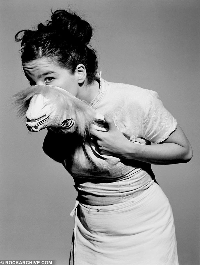 sim_barr's tweet photo. #NME #covershoot in 1995 by #photographer #SteveDouble. In his words “#Björk was as charming & off beat as ever & happy to play along w/ my slightly daft ideas for the pictures.”
#bjork #photoshoot #photoshoot #nmemagazine #sugarcubes #rockmusic #thesugarcubes #photography https://t.co/XKYjq7FV0r