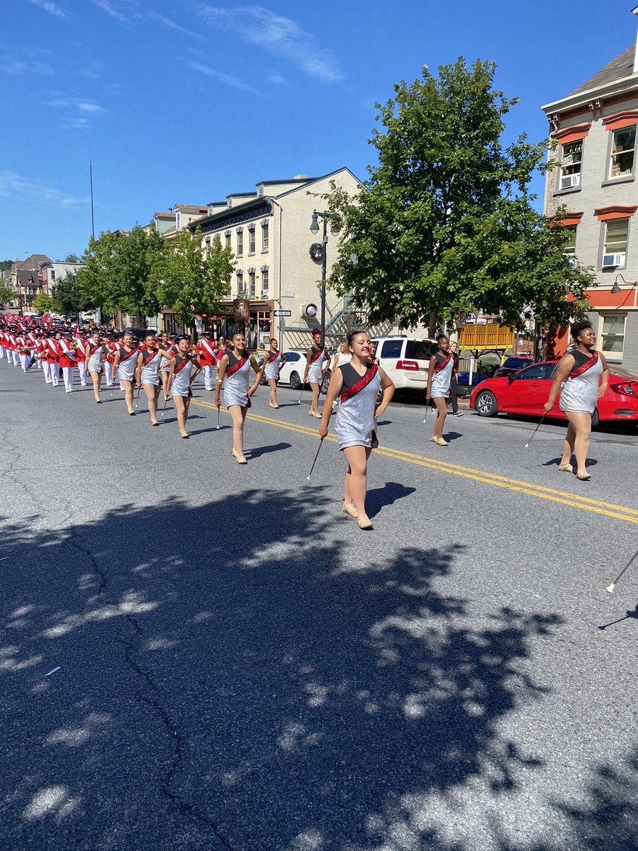 CCHSMusicalBoss's tweet photo. Love seeing the @EastonAreaSD @EAHS_Band out at #tunnelstotowers! Way to go guys! https://t.co/92zA5eqfbF