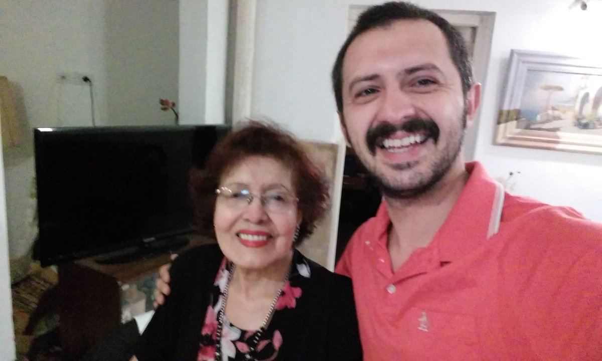 CatrielRaddon's tweet photo. @Altcoinbuzzio My grandma is 88yo and says that she wants yo be un crypto too. She saya that will sit her ass all day long in front of charts and wont panic sell nothing!! https://t.co/obIBaRTu1U