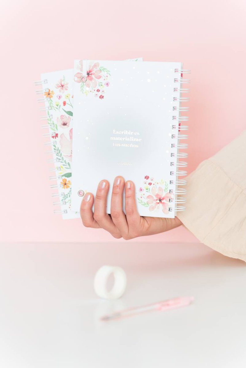 vickimoriones's tweet photo. Con @sofimoriones largamos la preventa de las agendas 2022 que hicimos de nuestra marca By Morions junto a Sol de Eme Papel🥳💃
Pueden ver más fotos y detalles en nuestro perfil https://t.co/5WPUhvRRRw y también hacer su reserva de agenda 🌼 https://t.co/BnbdbBLAUj