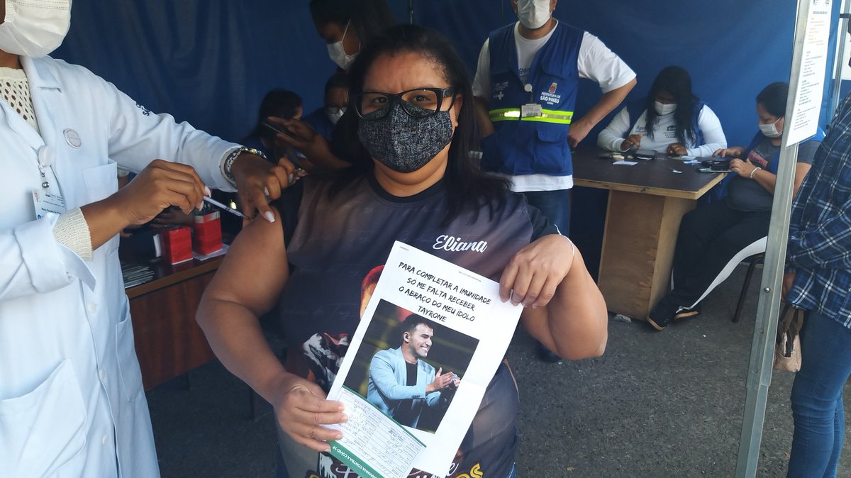 FcGrudinhos's tweet photo. Lançamento de cd @tayroneofc E nossa vice @Eliana_SC2 com 2 dose em ordem, agora é partiu show!
#VacinasSalvamVidas #SUS
#cetaprerada #dosecerta #naodeixedetomarasegundadose
#lancamento #vacinada https://t.co/XCe5LHeKTz