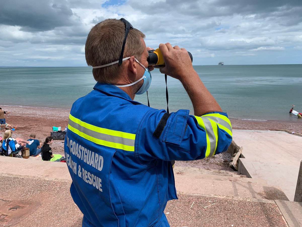 Callout 171
2 jet skiers were located by Torbay CROs &amp; were intercepted by <a href="/TorBayHarbour/">Tor Bay Harbour Authority & Beaches</a> to be issued official warnings after travelling recklessly &amp; at high speed near the shore of Goodrington Sands endangering other members of public
#TBYCRT