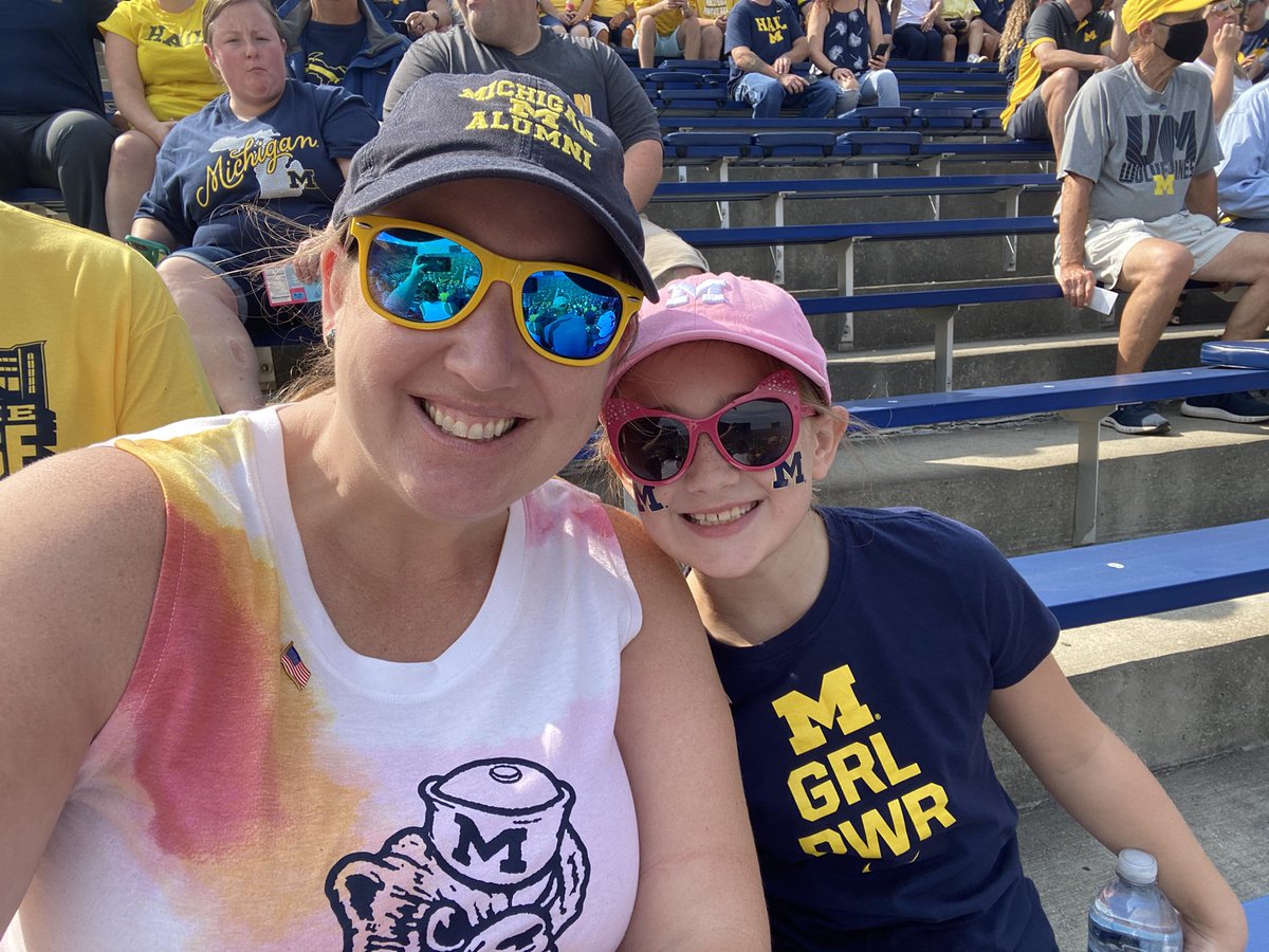 rdarke228's tweet photo. #BigHouseLive https://t.co/Ge0qMR0jad