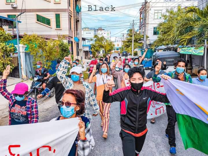 ThomasZinAung's tweet photo. Despite the presence of terrorists in the city, Mandalay youngsters staged a rally calling for the military rule to be overthrown immediately. #TakeAction_NoMoreWords #Sep4Coup  #WhatsHappeningInMyanmar https://t.co/VRh4bOYZ9B