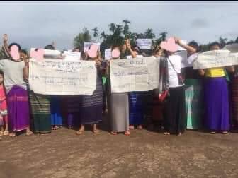 ThomasZinAung's tweet photo. Revolutionaries in Win Ye Tsp, Dooplaya District, Karen State marched &amp; protested against the Military Junta. #TakeAction_NoMoreWords #Sep4Coup  #WhatsHappeningInMyanmar https://t.co/2NkaLQwJ36