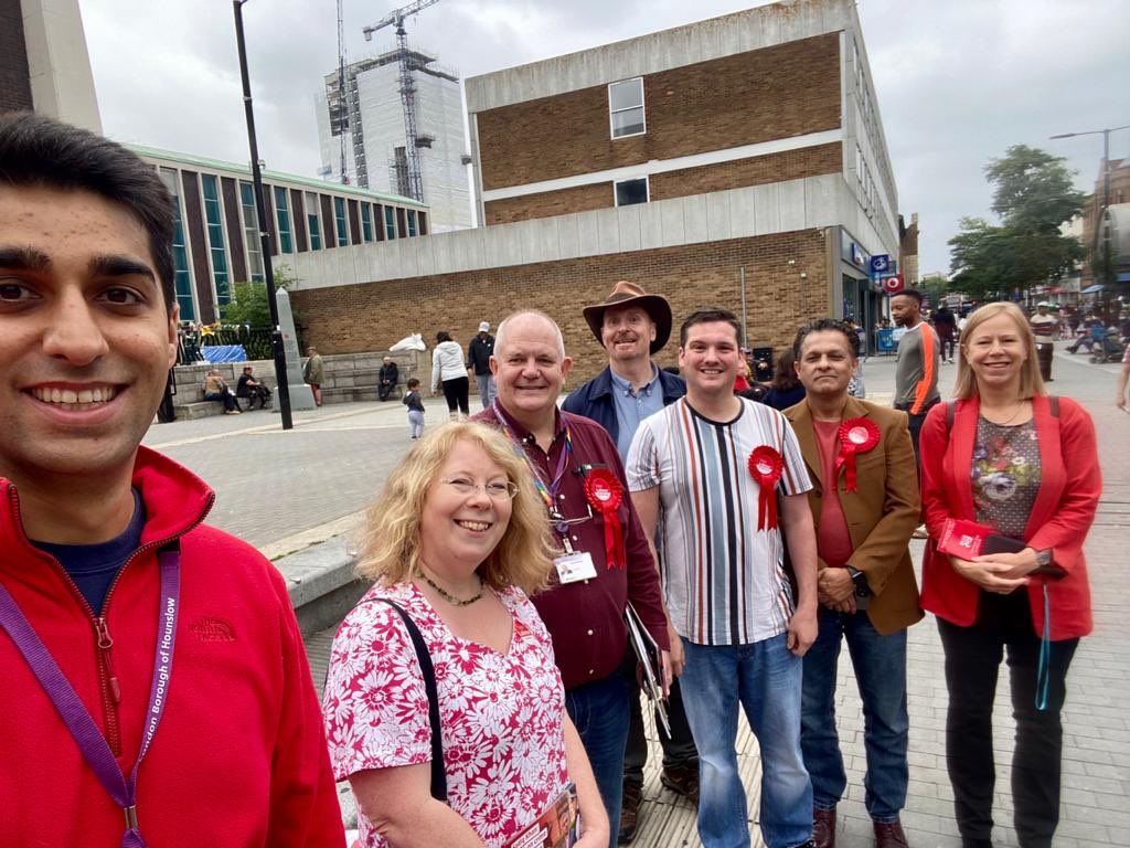Hounslow_Labour's tweet photo. Hounslow High Street also saw our presence today! Campaigning for safer streets, hearing from people, and sharing our vision for a safer borough!

#labourdoorstep @UKLabour https://t.co/0NpP0UPg0u
