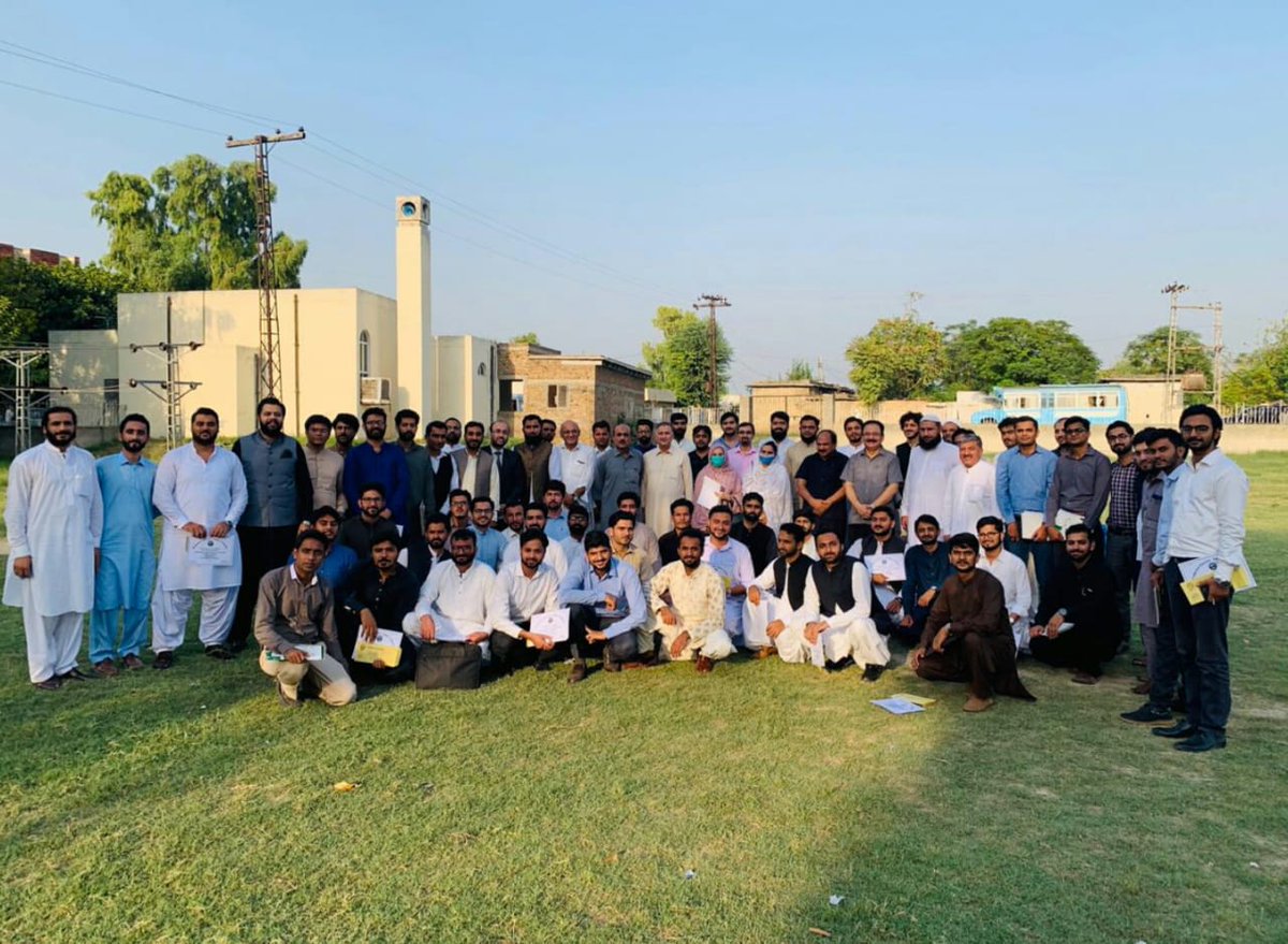 AbdulSh22743235's tweet photo. Brutal descion by BoD of pesco by not extending contract of future of pakistan.. ظلم کے یہ ظبتے ھم نہیں مانتے
#ExtendContractofSDOandRosOfPesco
#EkcorerNokriKaWada
@ImranKhanPTI @PTIofficial @HamidMirPAK 
@AajKamranKhan 
@BBhuttoZardari 
@Hammad_Azhar 
@MaryamNSharif https://t.co/Cb8hQ8oZJl
