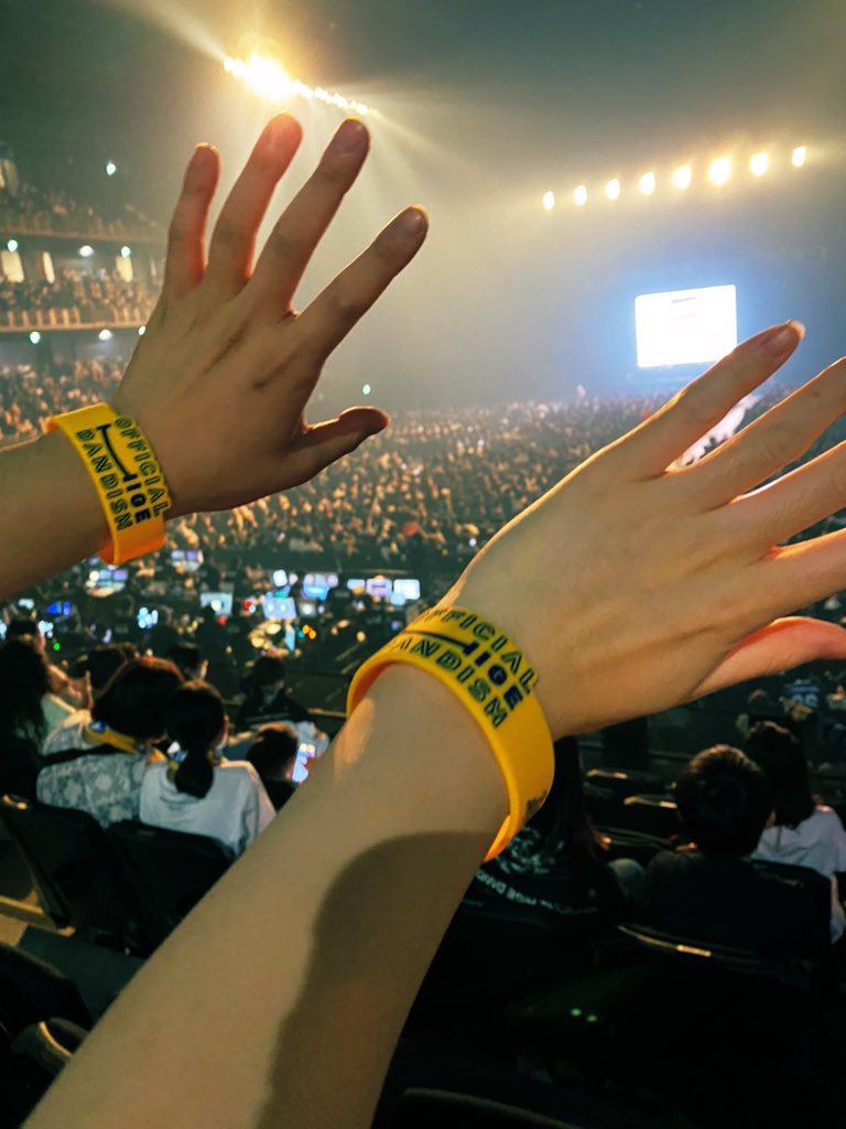 st1014xxx's tweet photo. Editorialツアー幕開け〜🧔🏻🎤🎸
来年4月まで全公演無事できますように、、、 https://t.co/fymhmpyQms