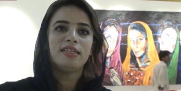 ShahdadShaad's tweet photo. شہید شاہینہ شاہین جو ایک نامور باصلاحیت فنکار تھیں،جنہوں نے بلوچ معاشرے میں خواتین کو بااختیار اور باصلاحیت بنانے کے لیے معاشرے میں نام نہاد مذہبی اور ثقافتی روایات کا مقابلہ کی تھی، ان کو انہی نام نہاد غیرتمند اور بااثر لوگوں کے ہاتھوں شہید کردیا گیا۔
#JusticeForShaheenaShaheen https://t.co/IyHPAz73tF