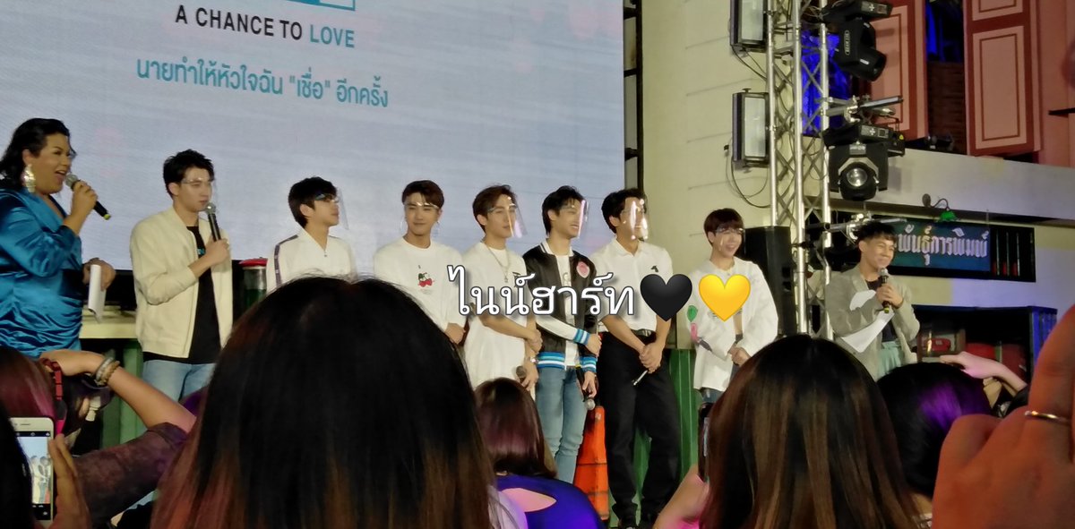 JaMeeNineHeart's tweet photo. ได้เจอเมนครบทั้งคู่แล้ว
-เจอพี่มุ เมื่องานบังเอิญรัก2ทัวร์ จ.เชียงใหม่ เมื่อวันที่ 7พฤศจิกายน​ 2020
#LBC2ThailandTourNorth
-เจอลุงเก้า เมื่องานนิยมยีนส์ จ.เชียงราย เมื่อวันที่ 3เมษายน 2021
#ROVINGFOXNIYOMGEANSxKAO

#เก้าเอิร์ธ #ไนน์ฮาร์ท #KaoEarth #NineHeart #number_9th #cooheart https://t.co/O3ybrkLA16