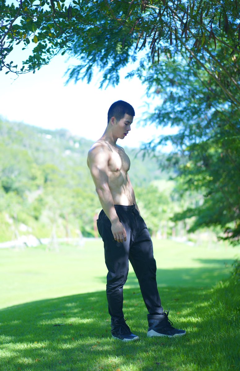 ltwdg666's tweet photo. 夏日的草原男孩

摄影：Jake https://t.co/uO1RCxFoos