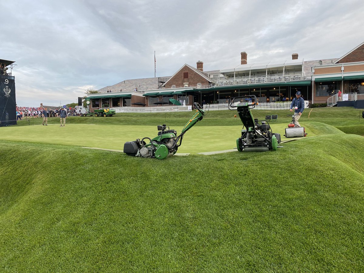 Twinning is winning! #Deeresighting #SolheimCup @JohnDeere @RevelsTractor