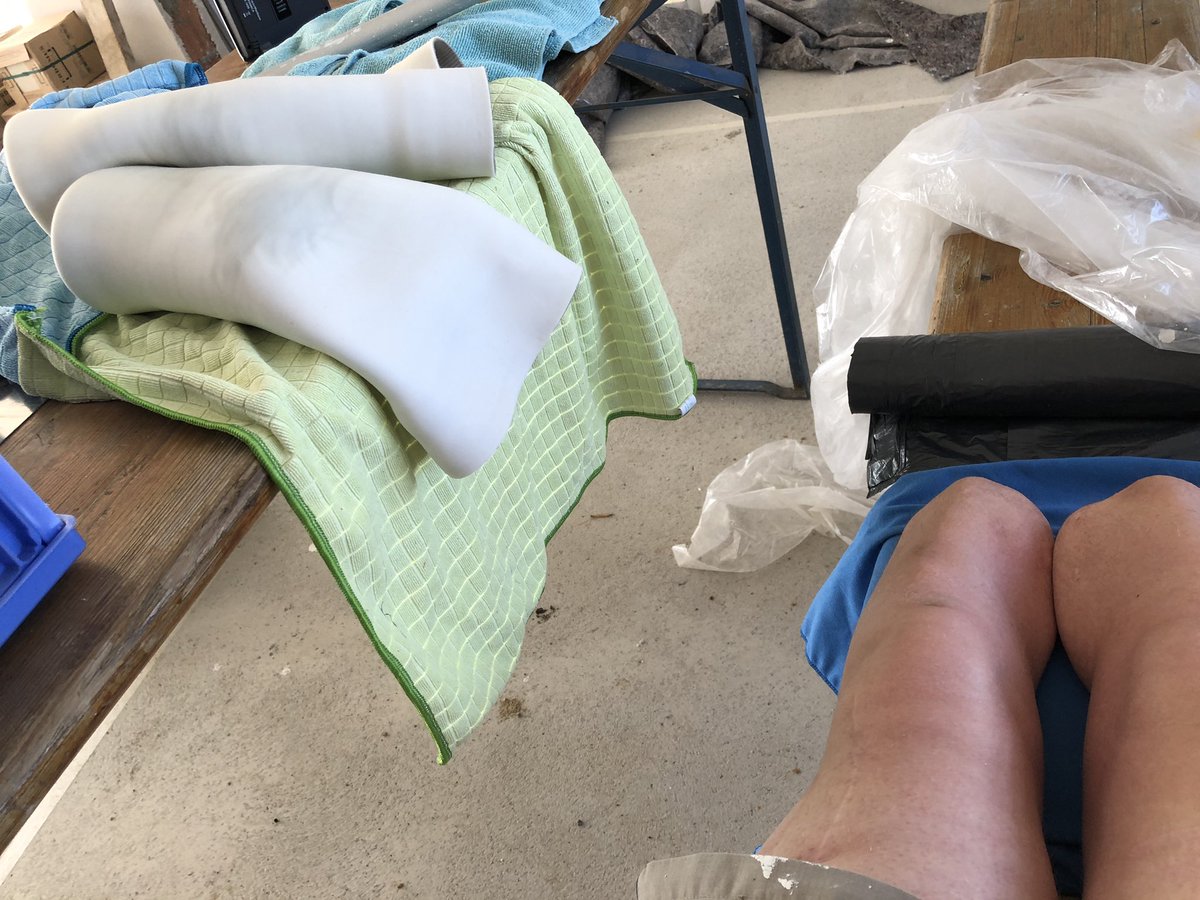 mupfelia's tweet photo. Trocknungsphase - Farbe, Beine, Liner 🥵🥵🥵 #Unterfeld #Malern https://t.co/I7noAB3qrX