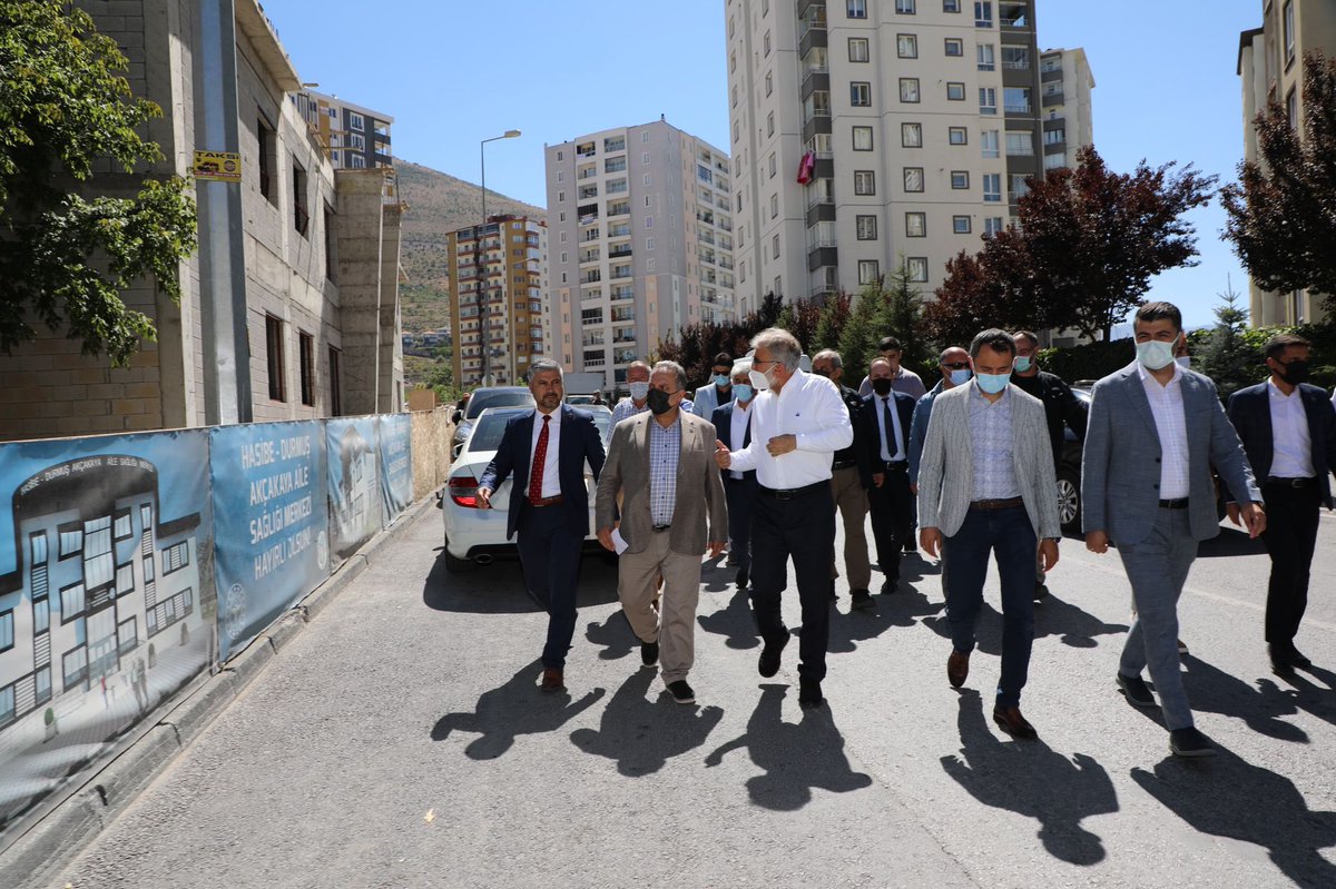 bskmustafaylcn's tweet photo. Önceki dönem Enerji ve Tabii Kaynaklar Bakanımız Sn. Taner Yıldız ve kıymetli protokolümüzle birlikte yapımı devam eden Hasibe-Durmuş Akçakaya ASM incelemelerimizin ardından Ali Dağı Füniküler Projemizin sunumunu gerçekleştirdik. Rabbim hayırla bitirmeyi nasip eylesin. https://t.co/8mK7uOrjYb