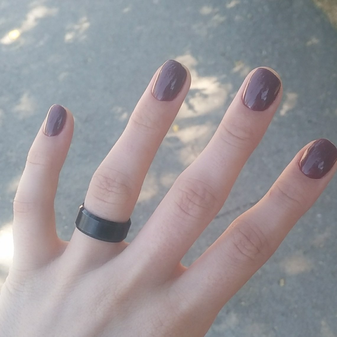 _limb__'s tweet image. кстати, смотрите какие ногти аьомьа🤕
пятый палец вступил в игил