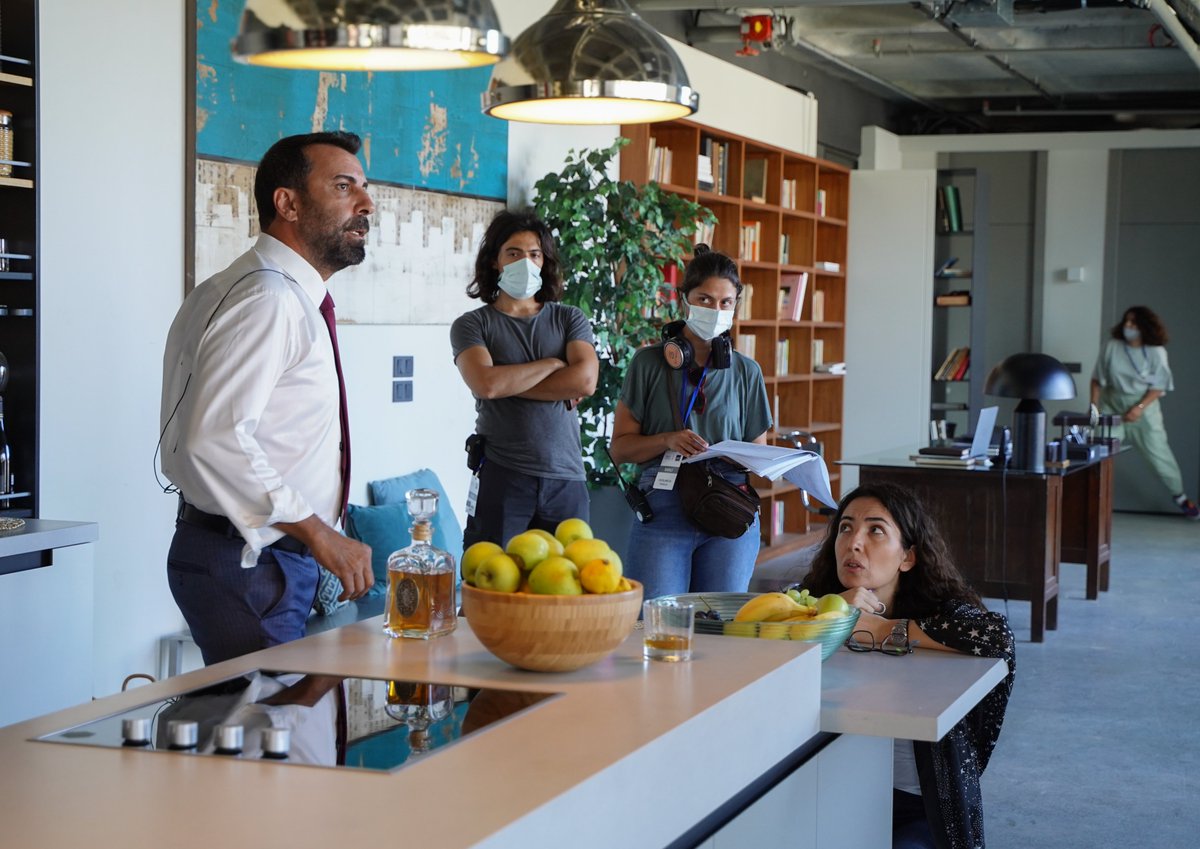 saklidizi's tweet photo. #Saklı ekibi olarak kocaman bir aileyiz. Çok yakında görüşmek üzere! 🎬

@blutv #MAYProdüksiyon #HazarErgüçlü @fratC @kayalar @arifatsungar @ismailege3 @serrapirinc
@emrekarayel01 https://t.co/cTNe7Bcxez