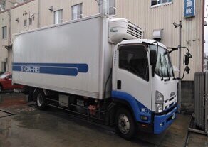 Revo__official's tweet photo. 【Revoニュース】
「和食麺処サガミ」様より排出される、#使用済み食用油 のお引取りを開始いたします！

今回、(株)サガミホールディングス様は #SDGs の一環として、配送トラックへのCF-5（C-FUEL5%混合軽油）供給を京都を含む店舗への配送便からスタートいたします。

#和食麺処サガミ
#バイオ燃料 https://t.co/kPAgk3IVdh
