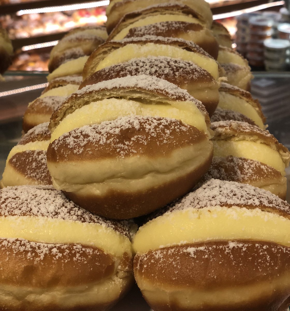PVitoriaRegia's tweet photo. Peça Já Nossos Deliciosos Sonhos De Creme, Estão Irresistíveis 😋 https://t.co/V6fLbleH6l