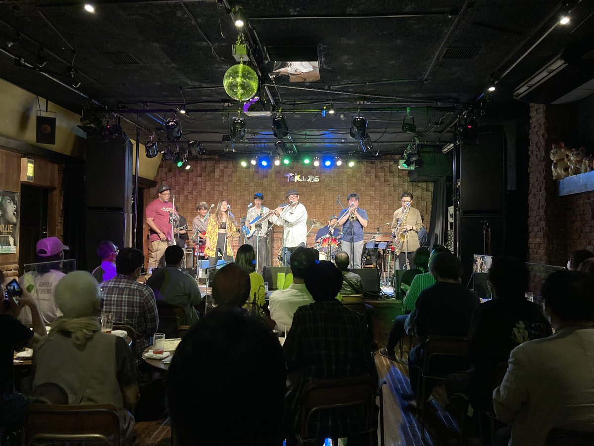 funkysaxophone's tweet photo. thank you for coming.
see you next time.
#bacteriasoundmachine
@Bacteria_S_M 
#funk #hiphop https://t.co/4V6lcFeEGd