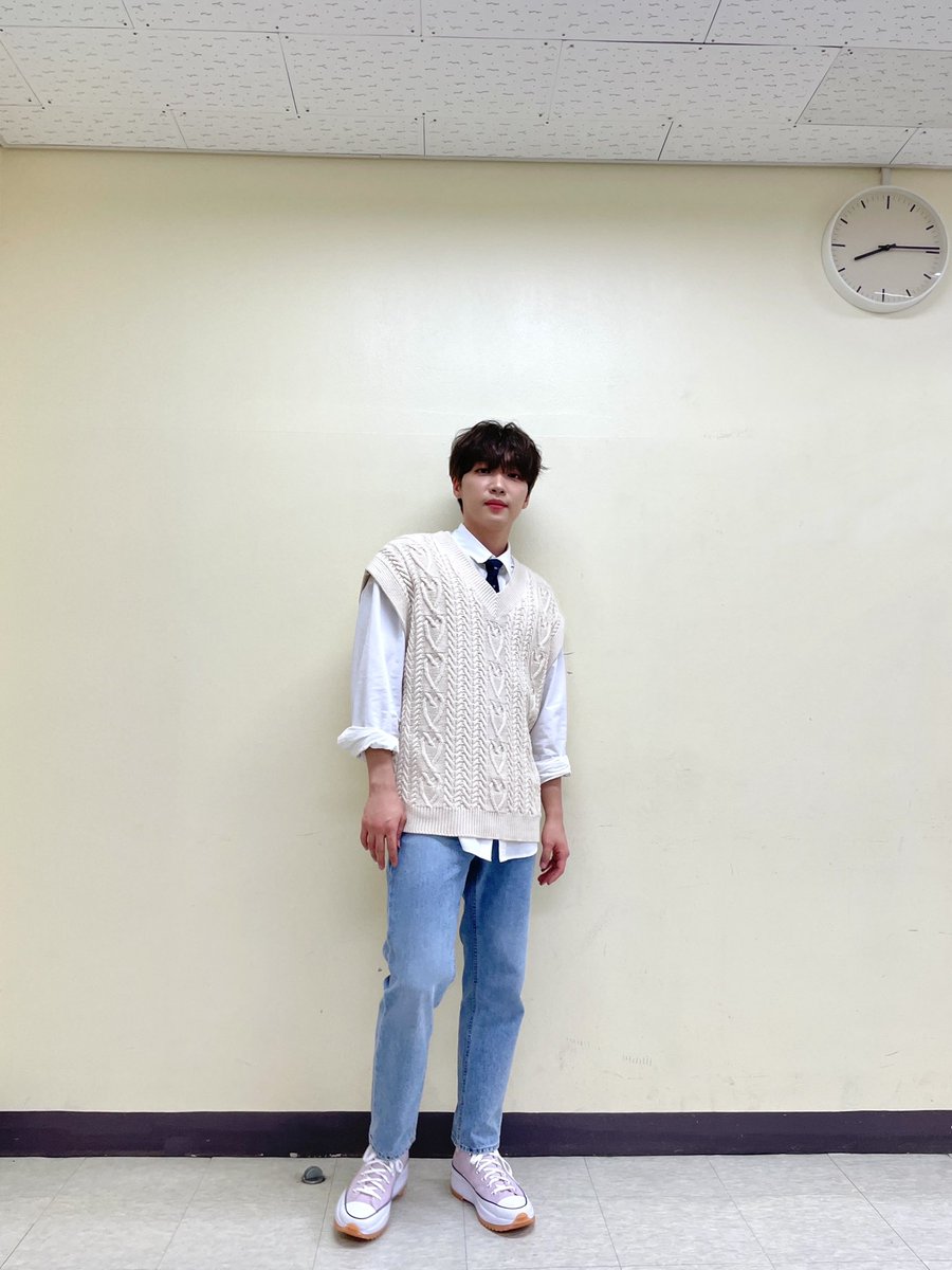 jeongsewoon_twt's tweet photo. [#정세운]
2021 SOUNDBERRY THEATER 🎫

아직도 꿈만 같지만 오늘은 진짜
602일만에 #행운 여러분들 앞에서
공연 한 날! 🥰

보내주신 뜨거운 마음들만큼은 모두
잘 전해져서 너무나 행복했던 오늘! 
모두 조심히 건강히 들어가세운 🍀

#JEONGSEWOON
#사운드베리씨어터 #Soundberrytheater https://t.co/BqZxtQtO25