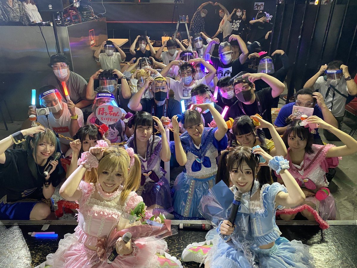 kunikakuniho's tweet photo. 🐼くにくにふぁいなるつあー🐼
in富山
1部も2部も初めて会いに来てくれたみんなくにくにファミリーのみんな本当に会えて嬉しかった🌈
みんなありがとぉ❤️
今日もみんなのお陰でめっちゃ楽しかったよ💖💙
みんな元気でいてね🐼🐼
スタフラありがとう😭風船🎈看板🪧持って帰るから🚃
富山ちあーず🥂✨ https://t.co/8gJc4PBiXN