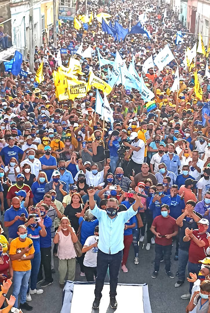 LeynysMalave's tweet photo. Nadie vence a quien no se cansa, Nadie vence a quien Dios y su pueblo lo respalda, aquí estamos los verdaderos demócratas firmes y listos para conquistar y mantener los espacios políticos. La Unidad nos dará la victoria. @alfreditodiaz rumbo a la reelección. https://t.co/Slpxvk86Yf