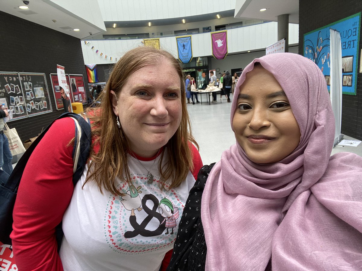 msybibi's tweet photo. Finally met @mrs_denglish! #researchED1 always brings people together. ♥️ https://t.co/VrIsKwTiox