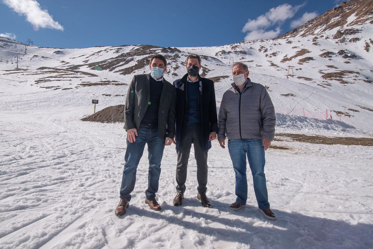 MatiasLammens's tweet photo. Seguimos promoviendo el desarrollo en todas las provincias del país. 

Por eso, vinimos a #Chubut acompañados por @LinaresCarlosCR y @Rafa_DeBernardi. ☀️🇦🇷 https://t.co/Ssfx8SNYcu