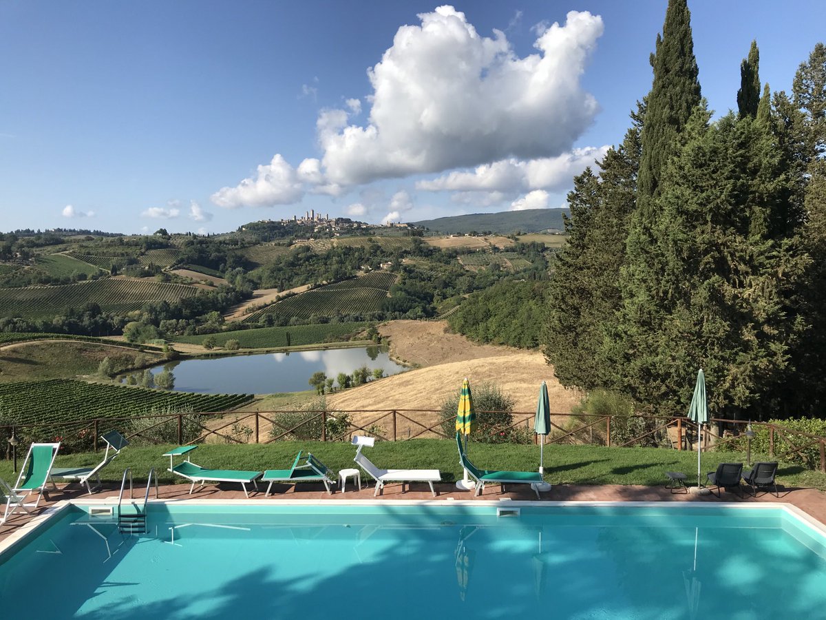 Not been on Twitter for a long time, so figured a good time to catch up! Loving spending 3 weeks in San Gimignano, Tuscany.  #Tuscany #FattoriaPoggioAlloro