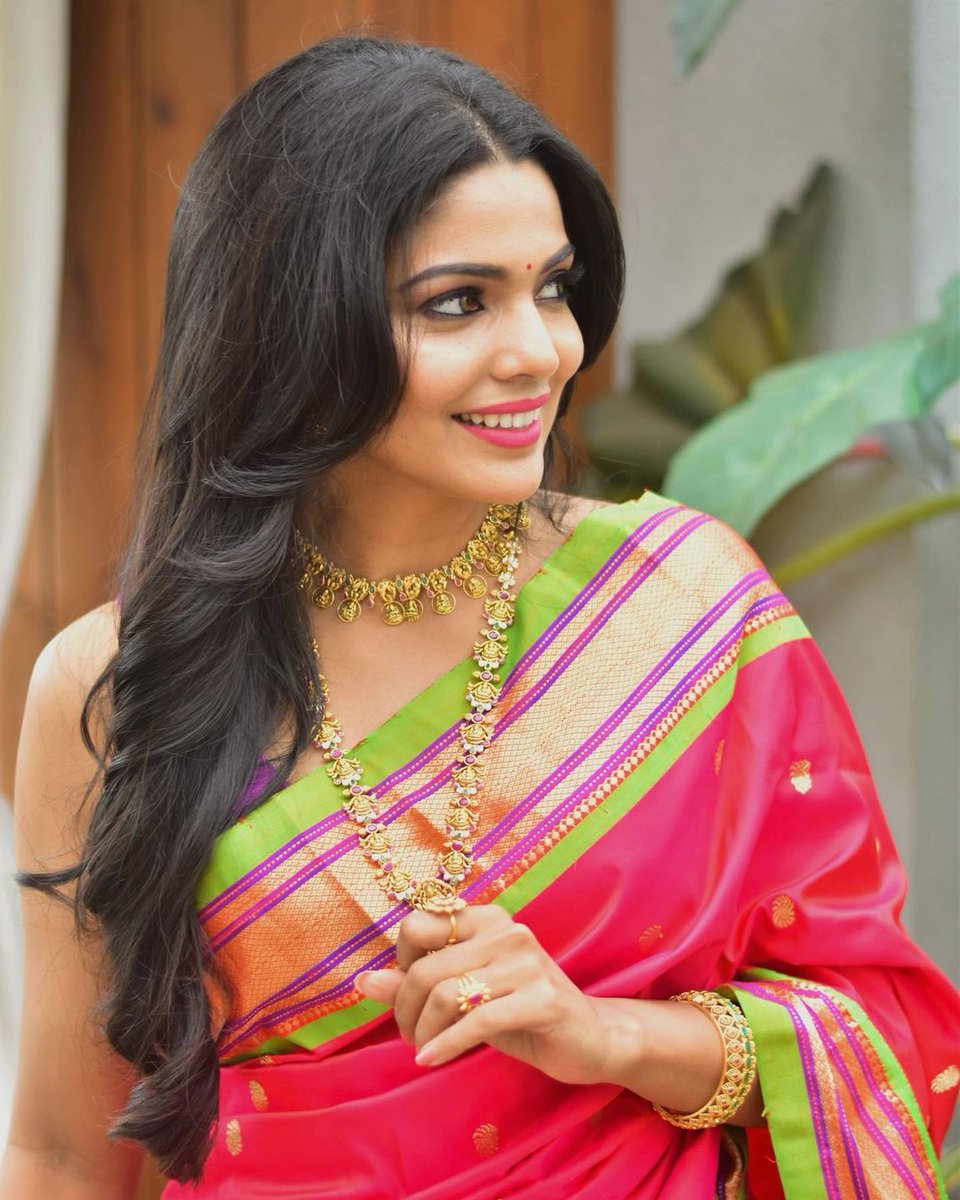 fillamwala's tweet photo. तू तारका 
@IAmPoojaSawant

#poojasawant #tarka #maeathi #star #marathistar #filmstar #actress #fillamwala https://t.co/Uze33wIKBR