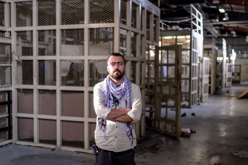 Amerikan askerlerinin bir gecede boşalttığı, “Afganistan’daki Guantanamo”ya, Bagram Askeri Üssü’ndeki Hapishaneye girdik. İşte fotoğraflar ve görüntülerle  izlenimlerim 👇