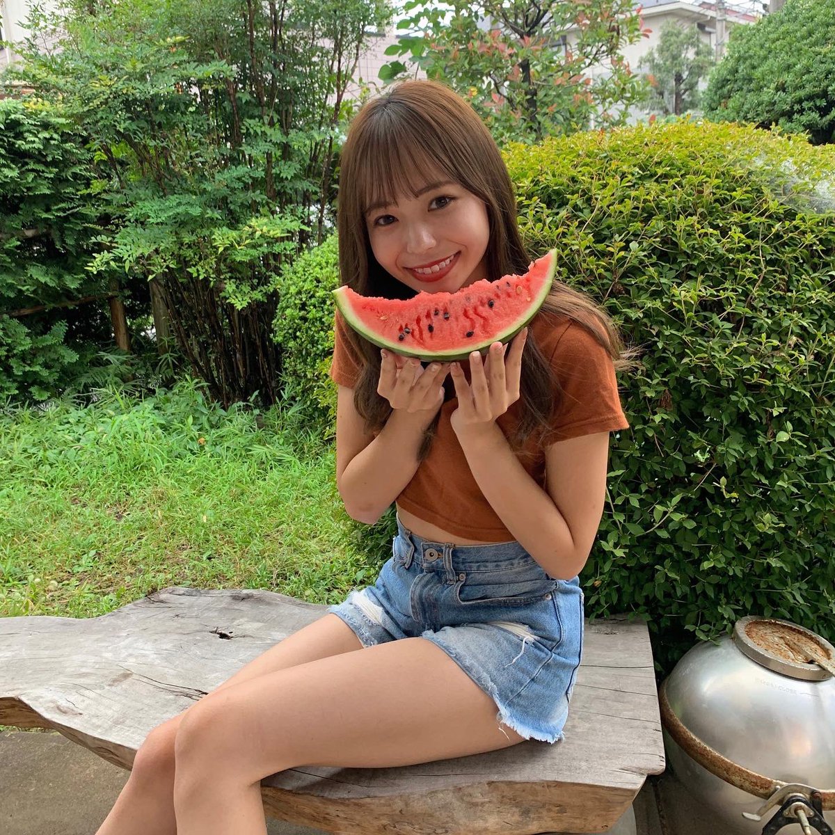 agu21_miss6's tweet photo. こんばんは🍉

ずっとずっと念願だったスイカを食べました！

暑い日に食べるスイカ、最高です😌💗

今日も #ゆいぽち よろしくお願いします！🙏✨✨

#ミス青山 #青学ミスコン https://t.co/smQyA6t8d4