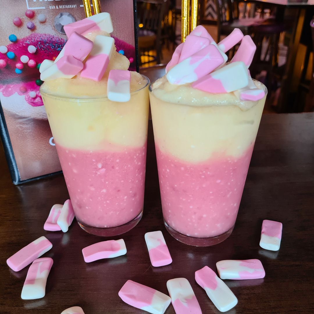 PrettyLittleThing tweet media