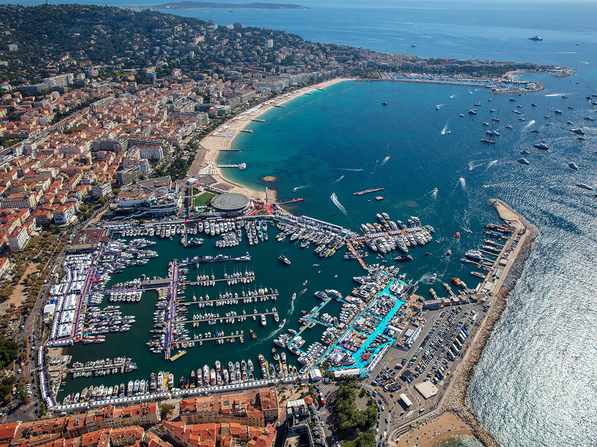 rrpowersystems's tweet photo. Join us at  @YachtingCannes at La Jetée booth 173 from 7 - 12 september. Speak to our experts about our #environmentally friendly mtu propulsion and systems that can maximise the comfort of your yachting pleasure. #yachting #mtuengine #cannes #boatshow https://t.co/Nhfu2GSFpn