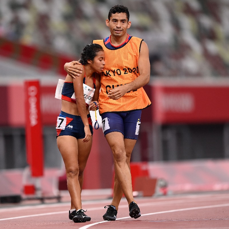 Tokyo2020es's tweet photo. Una actuación arrechísima e histórica ❤️🇻🇪

7⃣ MEDALLAS 7⃣

Lisbeli Vera 🥇🥇🥈
Linda Pérez 🥇
Luis Rodríguez 🥈
Alejandra Pérez 🥉
Clara Sarahy Fuentes 🥉

#JuegosParalimpicos #Tokio2020