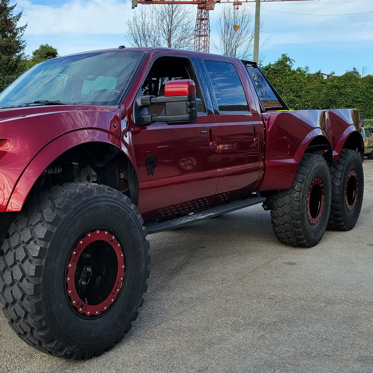 RadicalRods's tweet photo. Thought we would jump back on here and introduce you to the world's first 6x6 megaraptor , what a beast . https://t.co/P3adL3vHNH