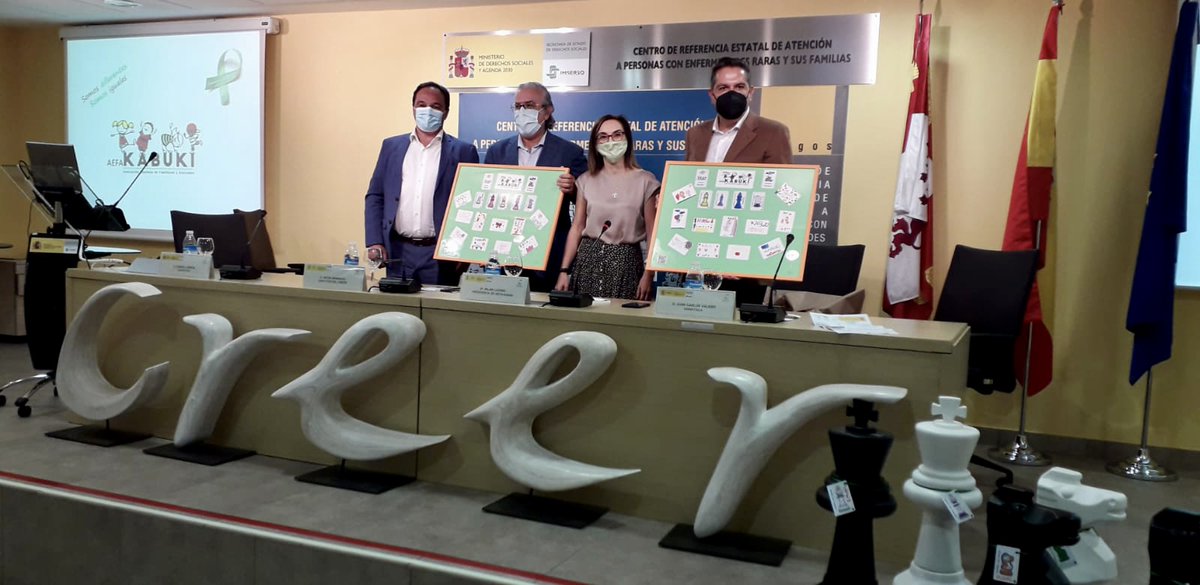 CentroCREER's tweet photo. Hoy se ha entregado al @CentroCREER @Imserso un Ajedrez Gigante personalizado por los niños de @AefaKabuki
Han participado Gabriel García, director de @uanataca, Juan Carlos Valero, cco de @uanataca, Pilar Lucero, presidenta de AEFA-Kabuki y Aitor Aparicio, director del Creer https://t.co/n330ARhDxV