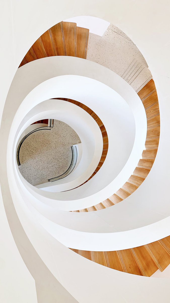 siropderue's tweet photo. Morceaux choisis #lLuma 
#teamarchi #Arles https://t.co/TaKW3gaSQd