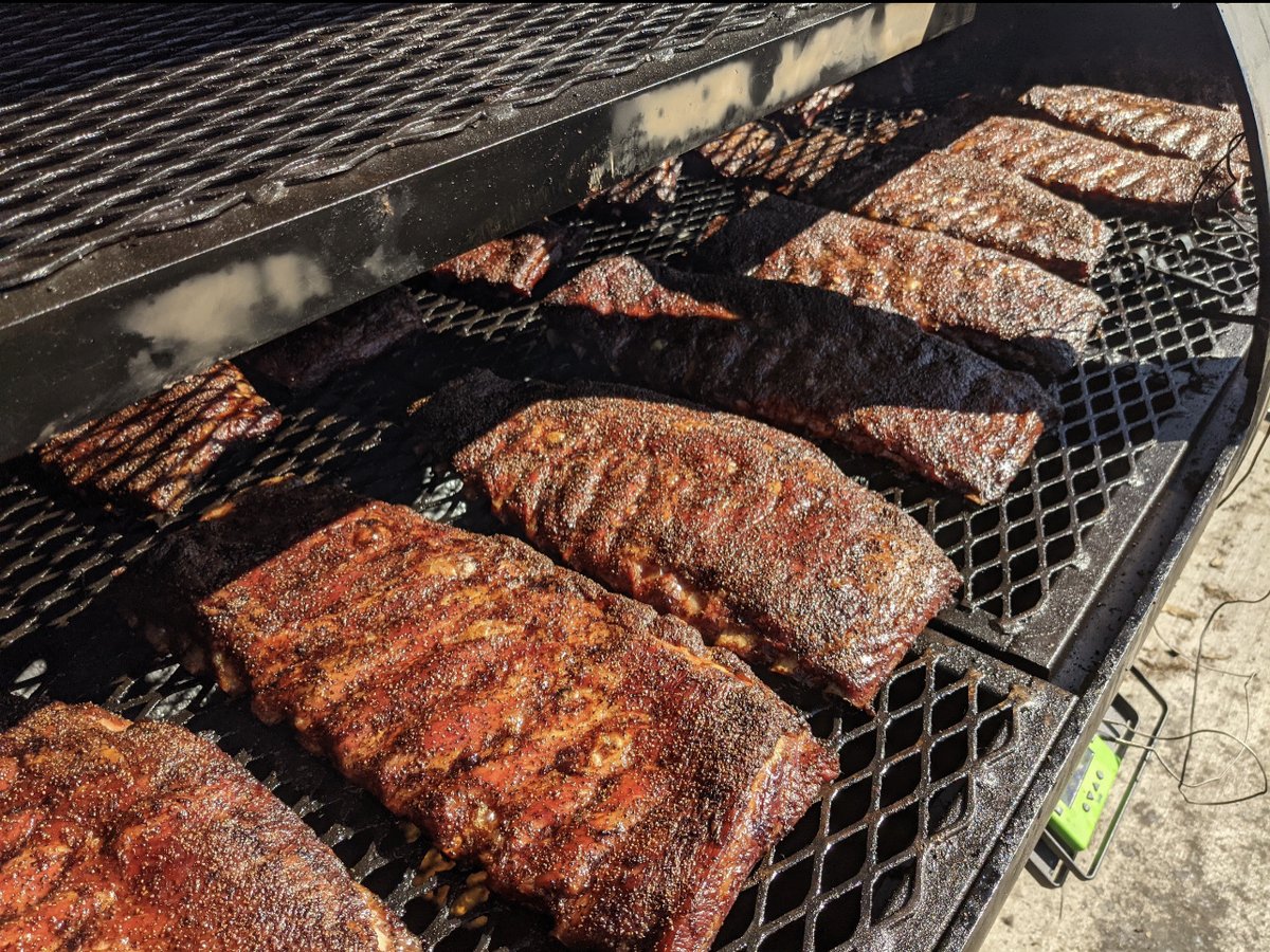Morning Portland!! Technically, you still have time to sneak a preorder in today for your Labor Day kick back 😏. We stayin open our regular hours through the weekend as well! Order online at mattsbbqpdx.com !!