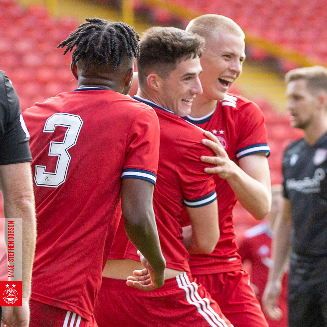 AberdeenFC's tweet photo. 🔴The Dons are through 4-1 on penalties!

Mykyta, Ruth, Duncan and Hanratty score while Tom Ricthie saves two penalties to send the Dons through to the third round of the @SPFLTrust trophy!

#COYR!! https://t.co/Hdqrh5zEDK