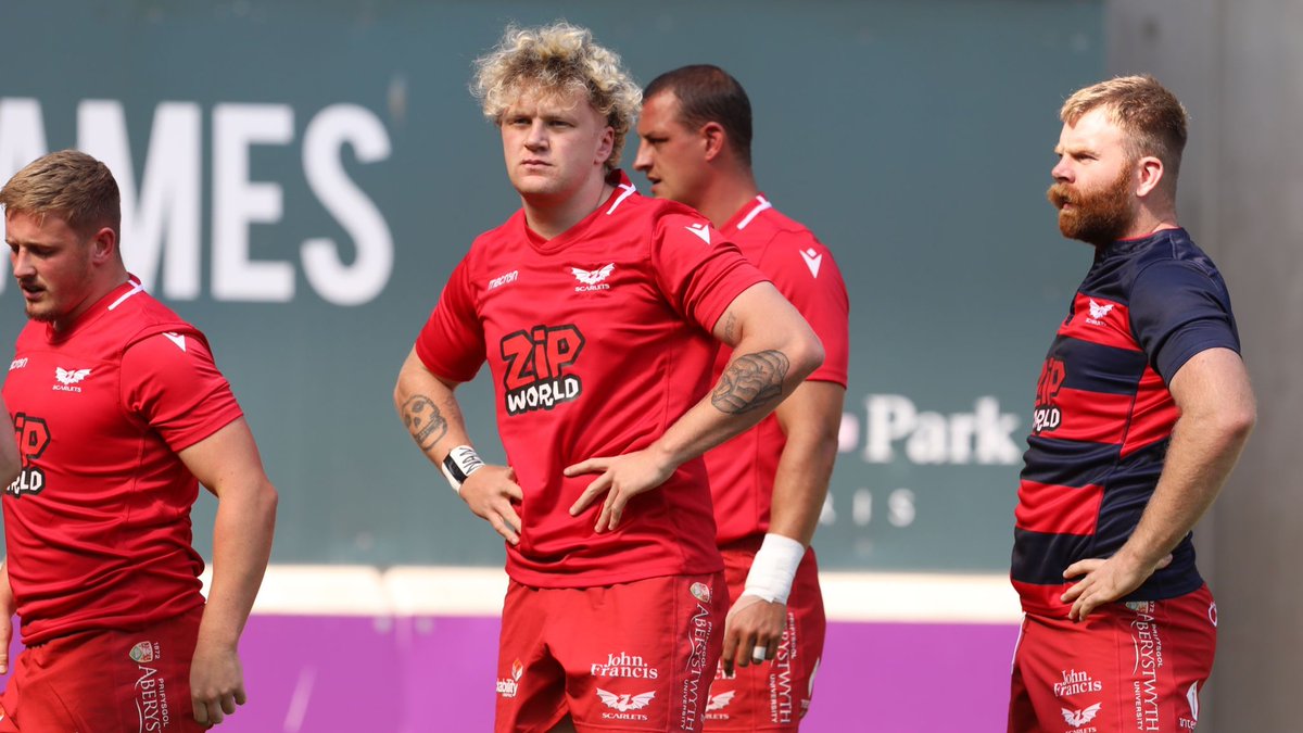 scarlets_rugby's tweet photo. Big day for these boys 👊
Diwrnod mawr i’r bois ifanc heddiw #SCAvNOT https://t.co/8sH771yRHY