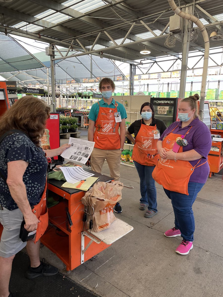 Linda holding ‘See Something Say Something’ meeting w/ garden associates this morning!! Thanks Linda, Dakota, by Ney and April!!