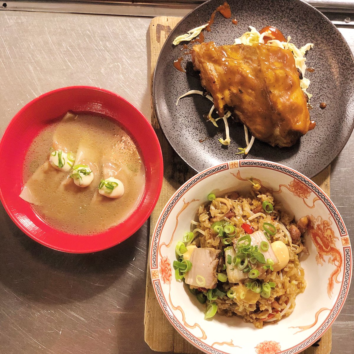 derzubar's tweet photo. ¿Te apuntas?
#ventepaca #delishfood #gyozas #costillas #arroz #coolfood #ñamñam #bjsrestaurant #cool #cookworking #cheflife #madrid #good #goodfood #yeah #kungfood #hoytenemos #onsaturday #essabado https://t.co/OvIcHlnV6D